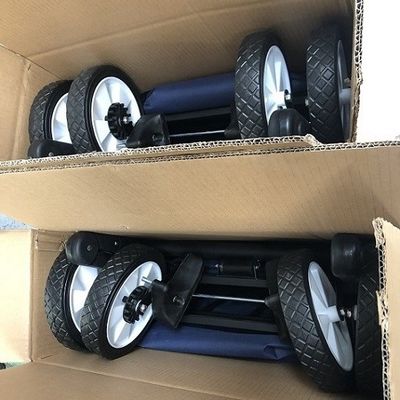 브레이크와 접을 수 있는 접힌 야외 유틸리티 왜건